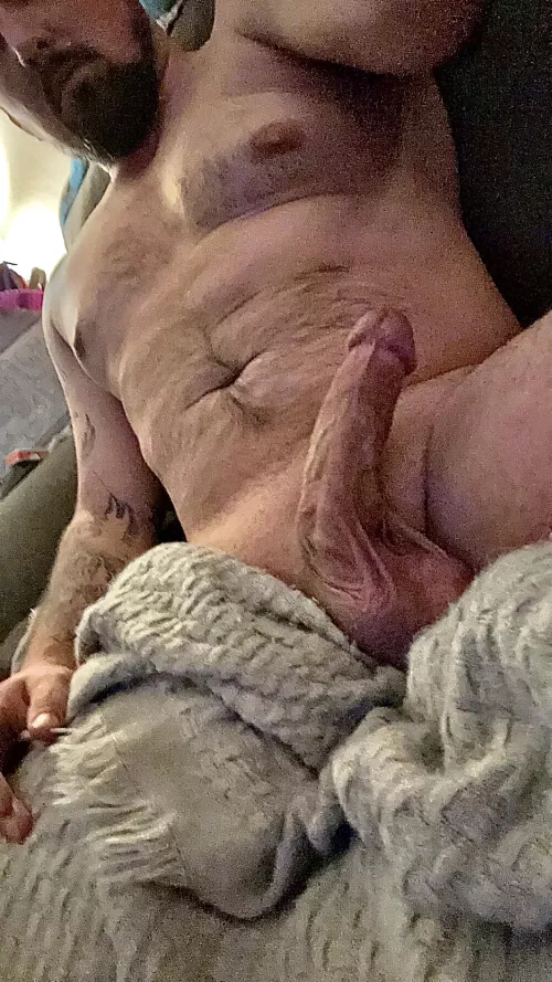 [33] Anyone want to come join me? I need a hand with something… by colt_meacon2