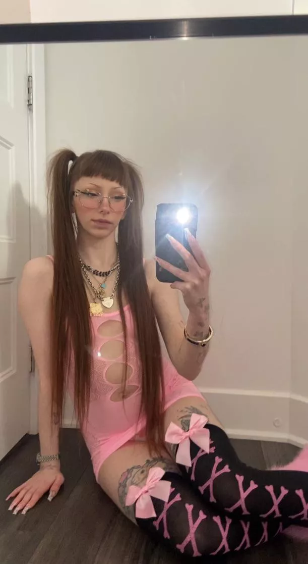 All pink 🎀 posted by y0urbabyd0ll