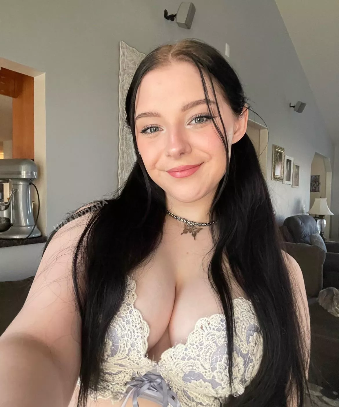 all smiles here :) [F21] posted by babydana