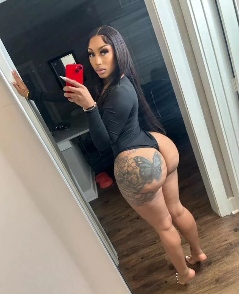 Baddie posted by ManufacturerThen9833