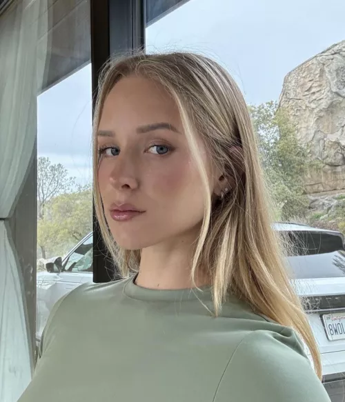 Caroline Zalog by Ken789gh