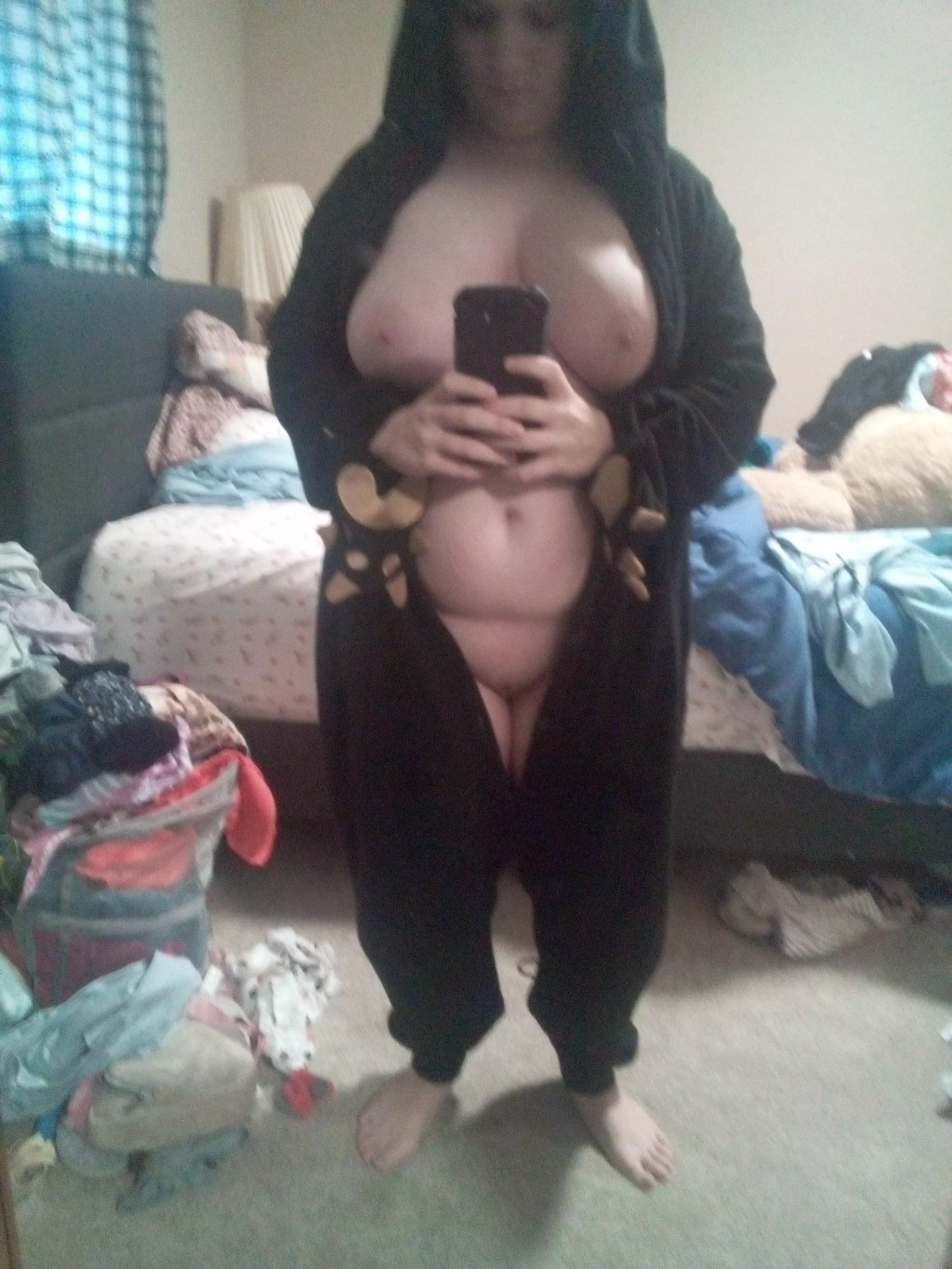 Chubby whore posted by MoooseMoo