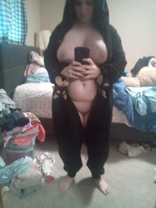 Chubby whore by MoooseMoo