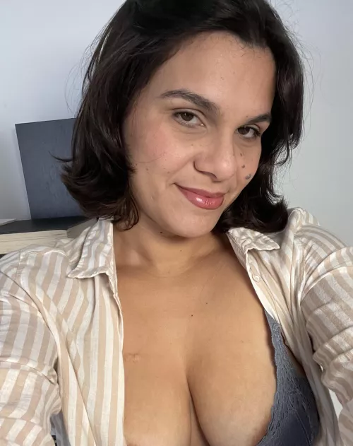 Definitely love the vibe of men older than me by Jazzlike-Enthusiasm5