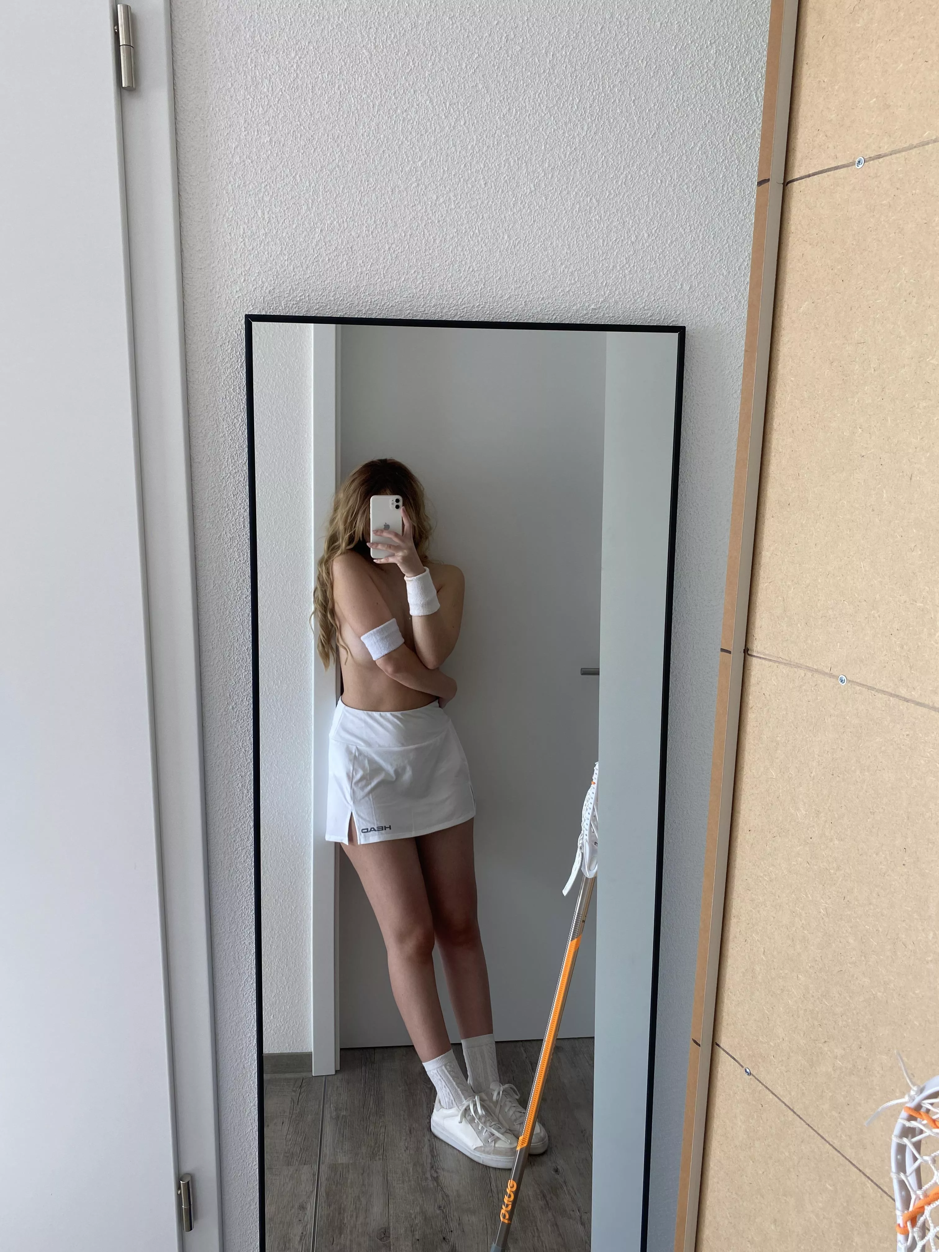 do men like smaller girls like me ? posted by Klutzy-Island-4395