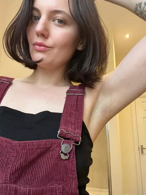 Do you like my 30yr old smooth pits?  by PitqueenSamX