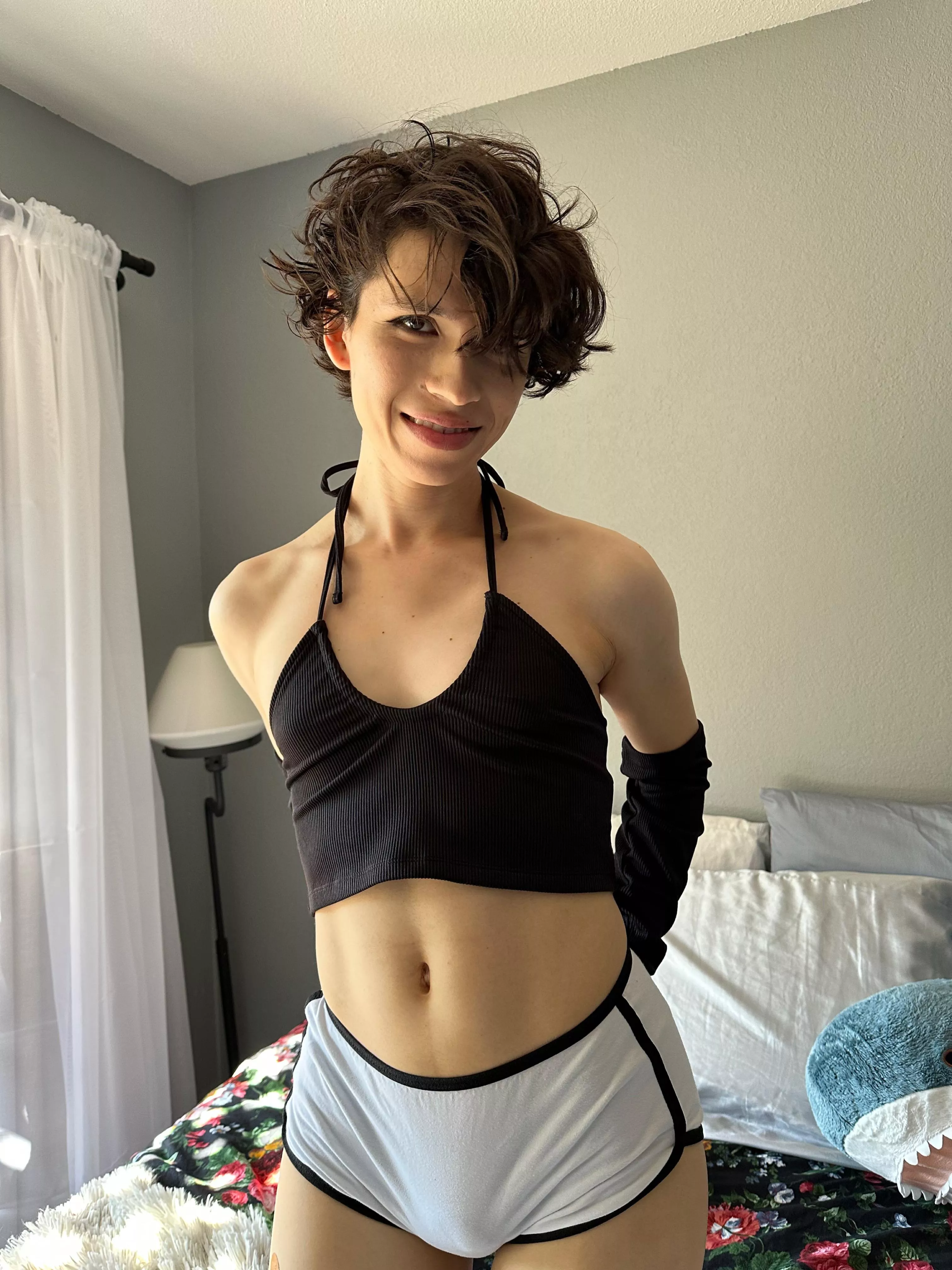 do you like my bulge? posted by VioletPalafox