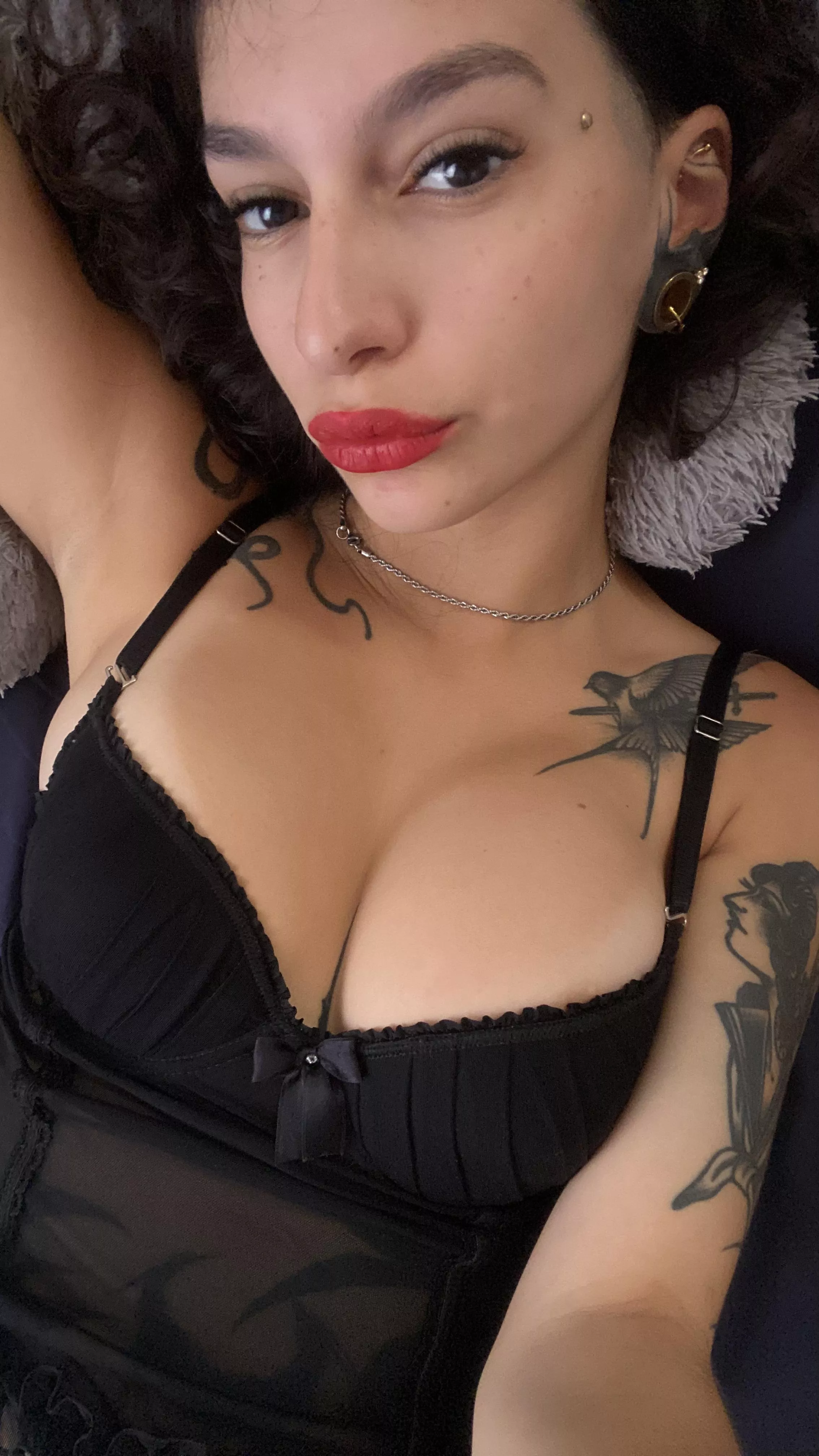 Ever thought of fully tatted Goddess in your bed... posted by Evergreeson