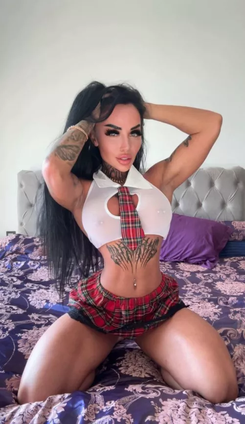 Everyone wants to be my lab partner in sex ed by Allegra_Brunnet