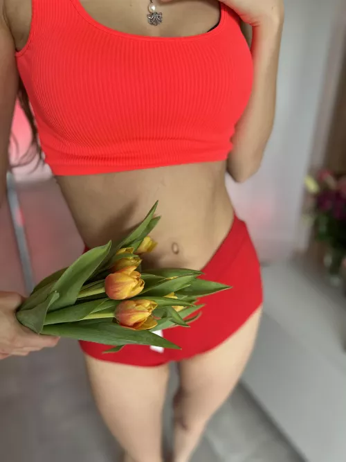 give flowers and get an outie  by _ivannabelle