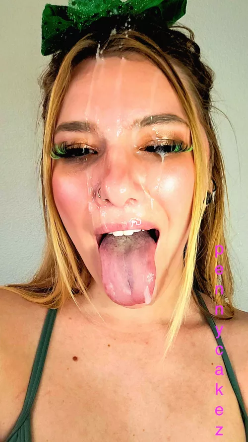 He gave me the luck of the Irish treatment. Lucky for such a big load. by pennycakez