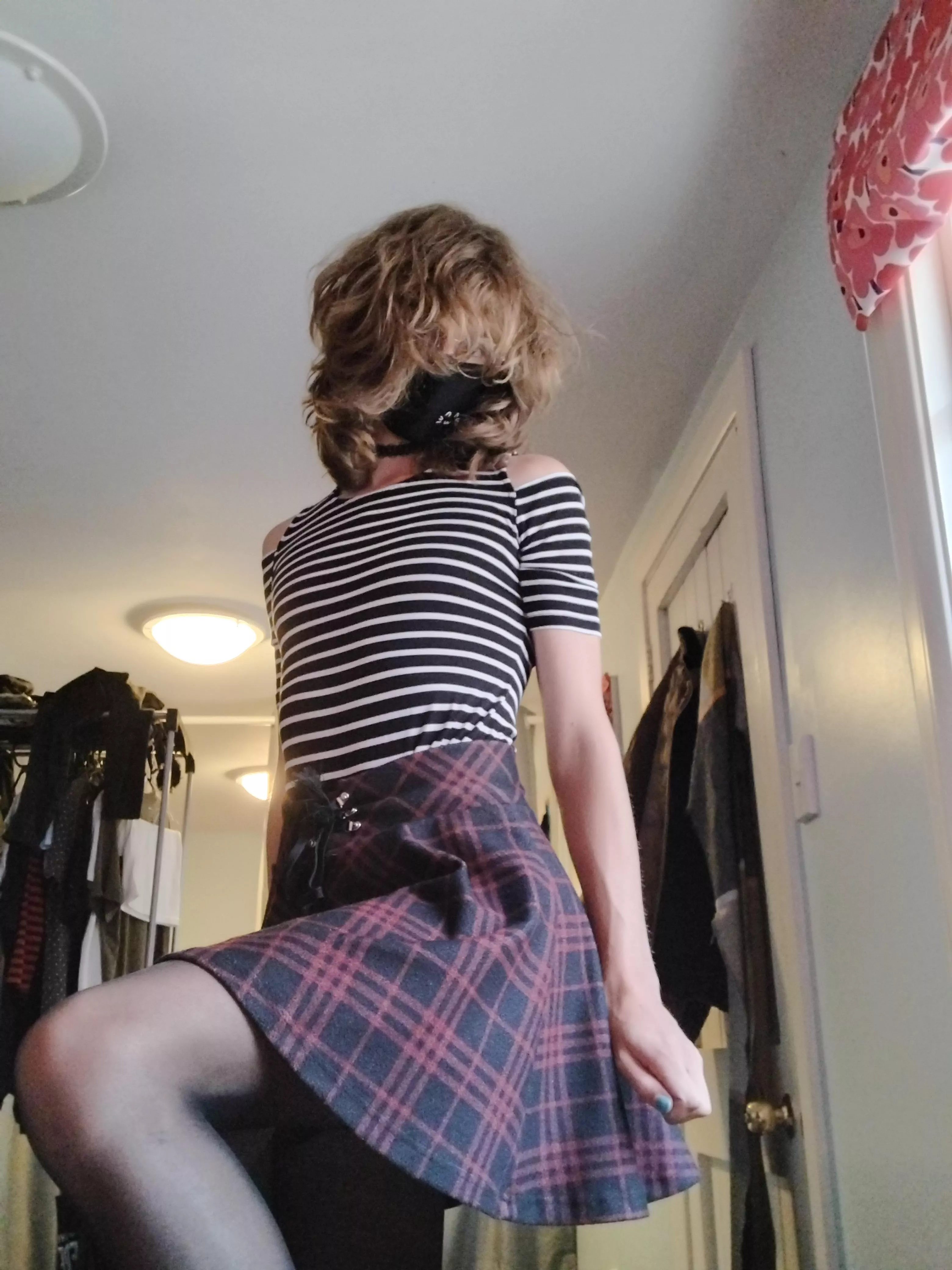 hiding behind the floof posted by slenderfem