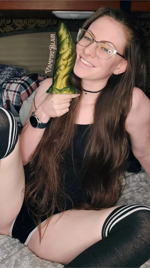 I got a lucky new cock to try out for St.Patrick's Day! [fet] [dom] [sub] [fan] [snp] [sext] [rate] [cam] [pic] [vid] [aud] by VampiressBlair