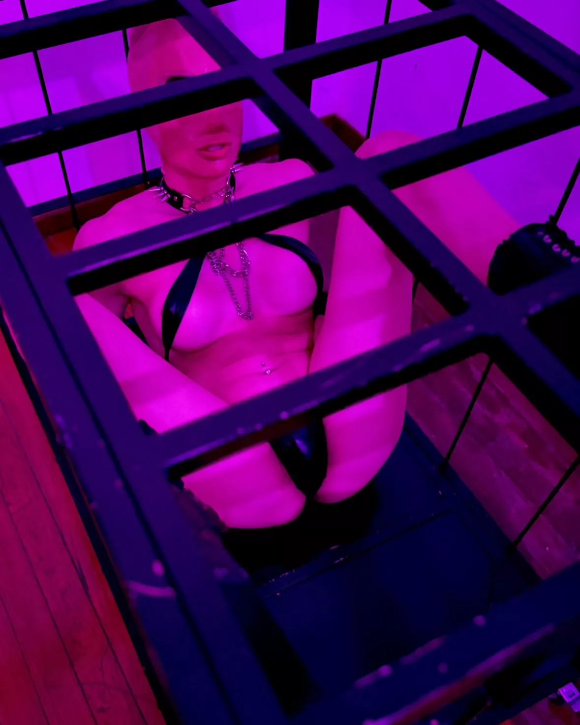 I like cages and rubber hoods😏 posted by S4kuramei