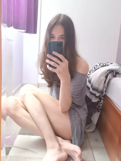 I love oversized t-shirts :3 by closetedtrans101