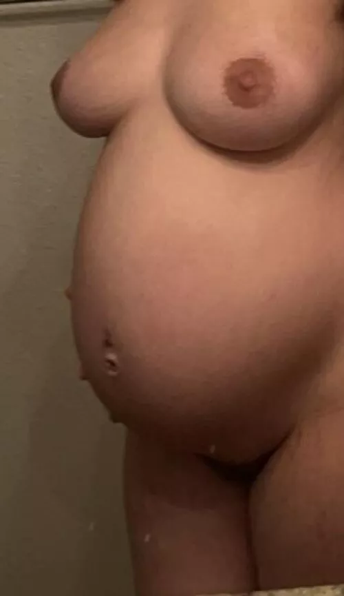 I miss the belly so much. Who’s getting me pregnant next time? by noodzthrowawayz