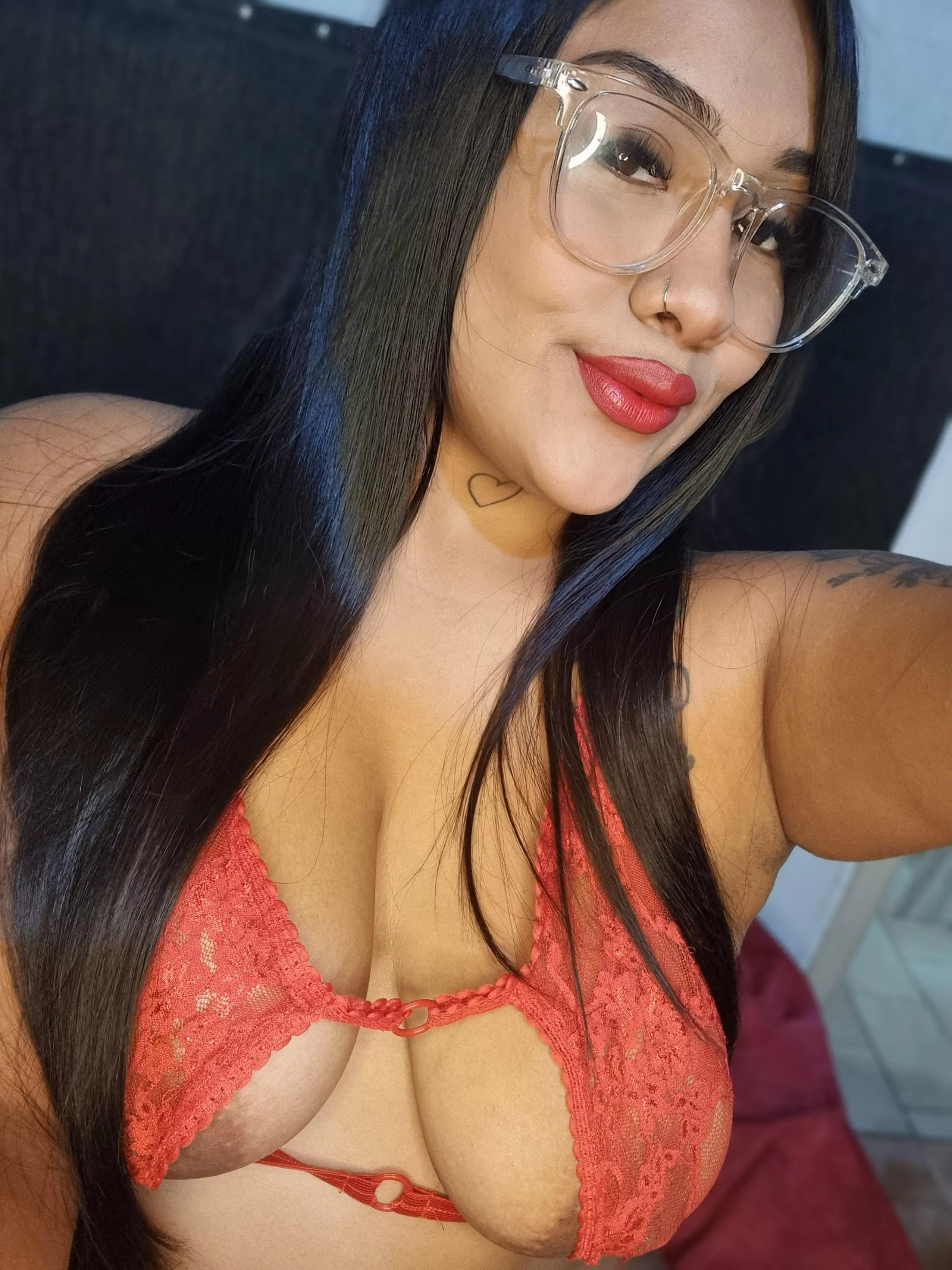 I will take off my panties  posted by NICOLETTEsex