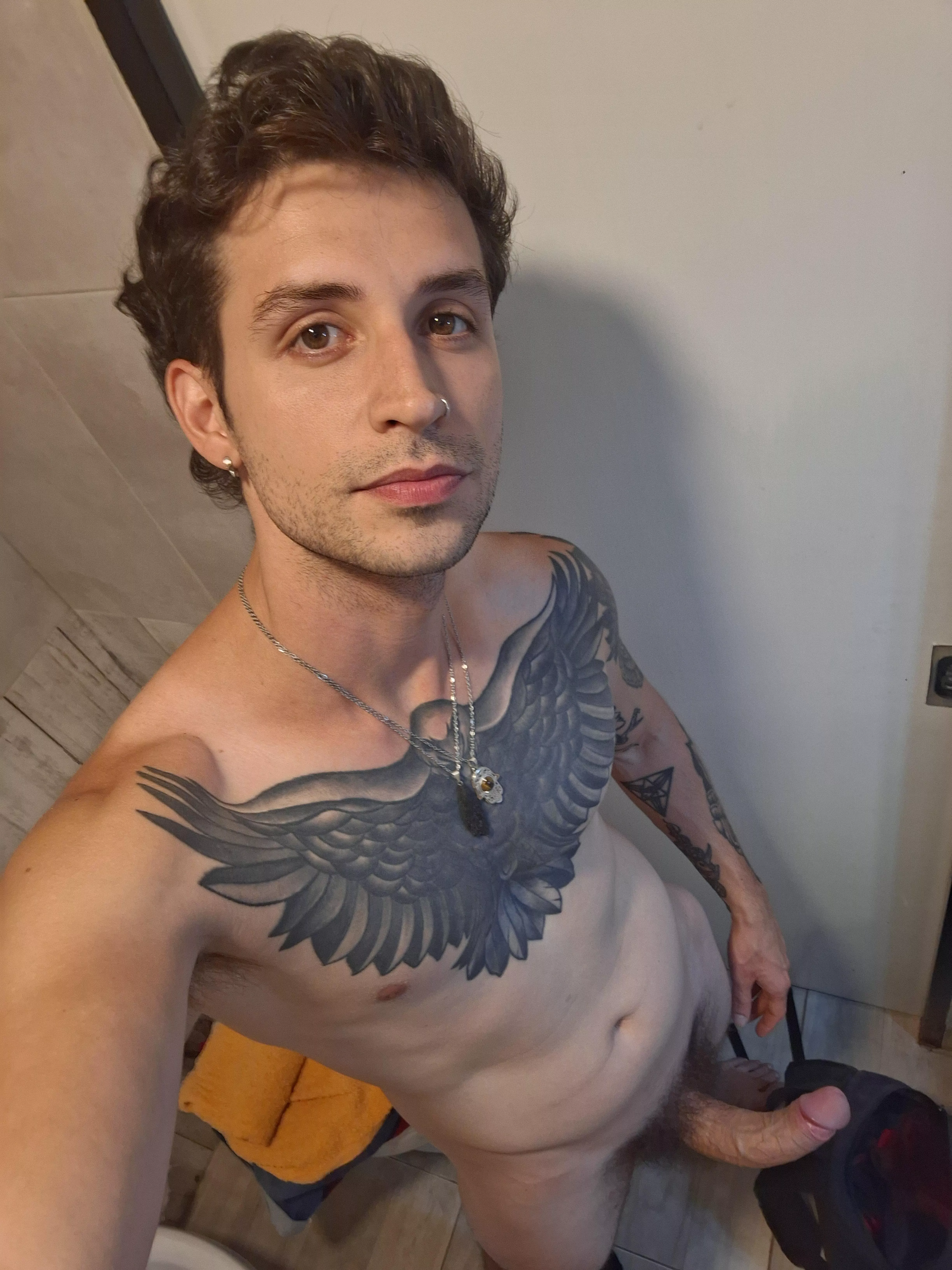 If your neighbor looked like this, would you accept it? 😉🔥 posted by mastantuonismo