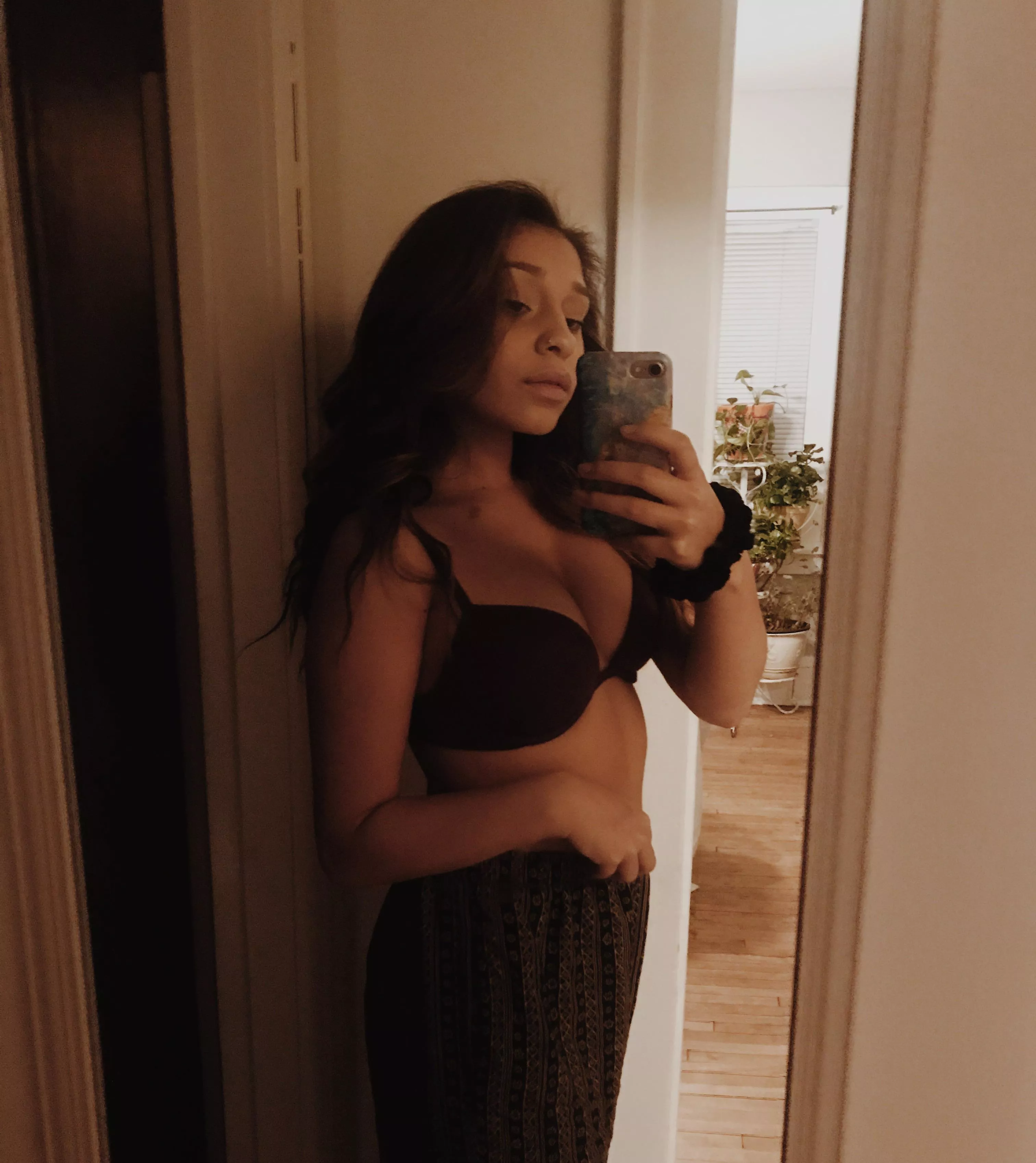 my natural hair is curly, but it can do both☺️ posted by itslilahrose888