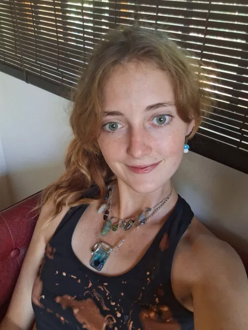 redhead charm on display, care for some couch fun. F18 by ikasngdio