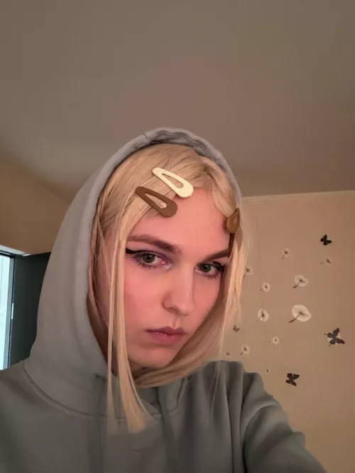 Sad? by vermillion_19