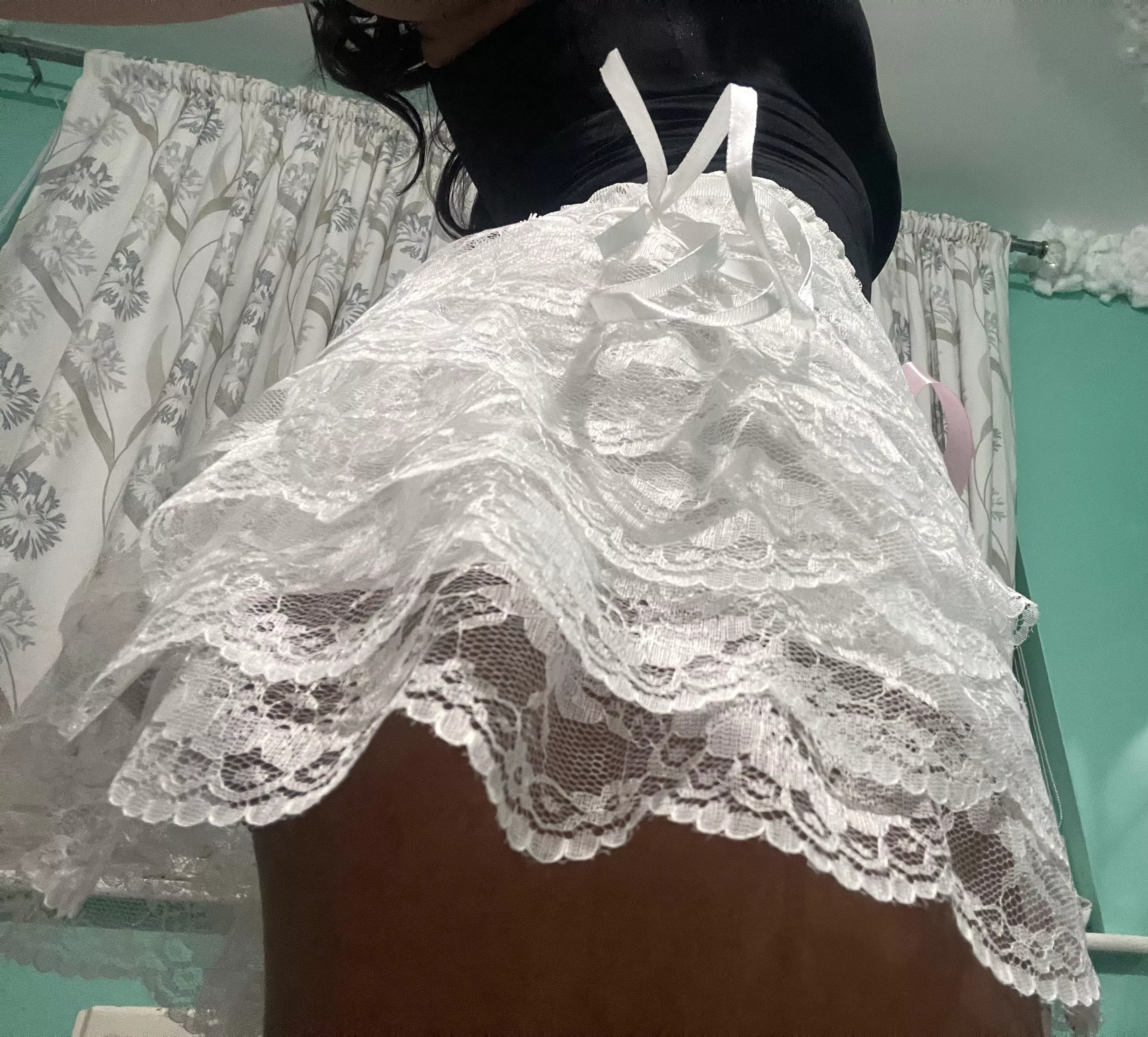 Time to put your hands up my skirt posted by bbygirllxoxo