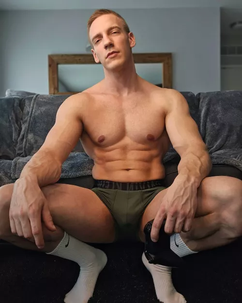 Wanna play 😈🎮 ? by John_fitness91