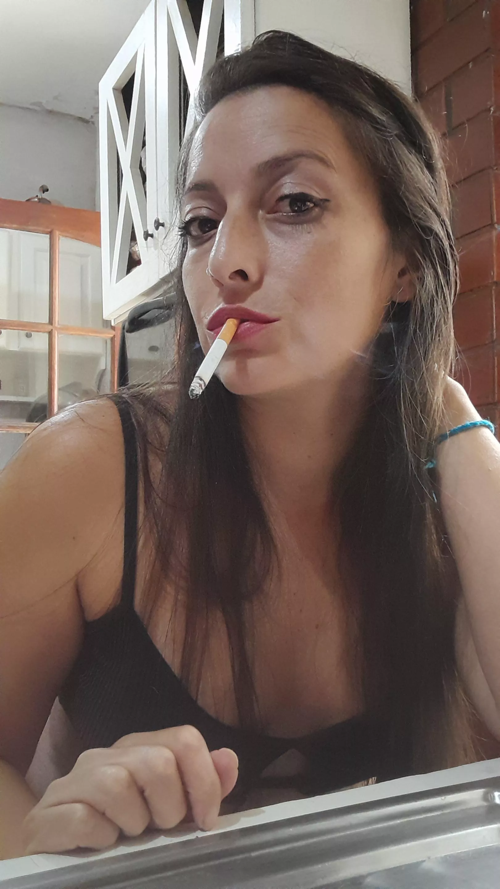 We start the morning posted by beautyangelina5