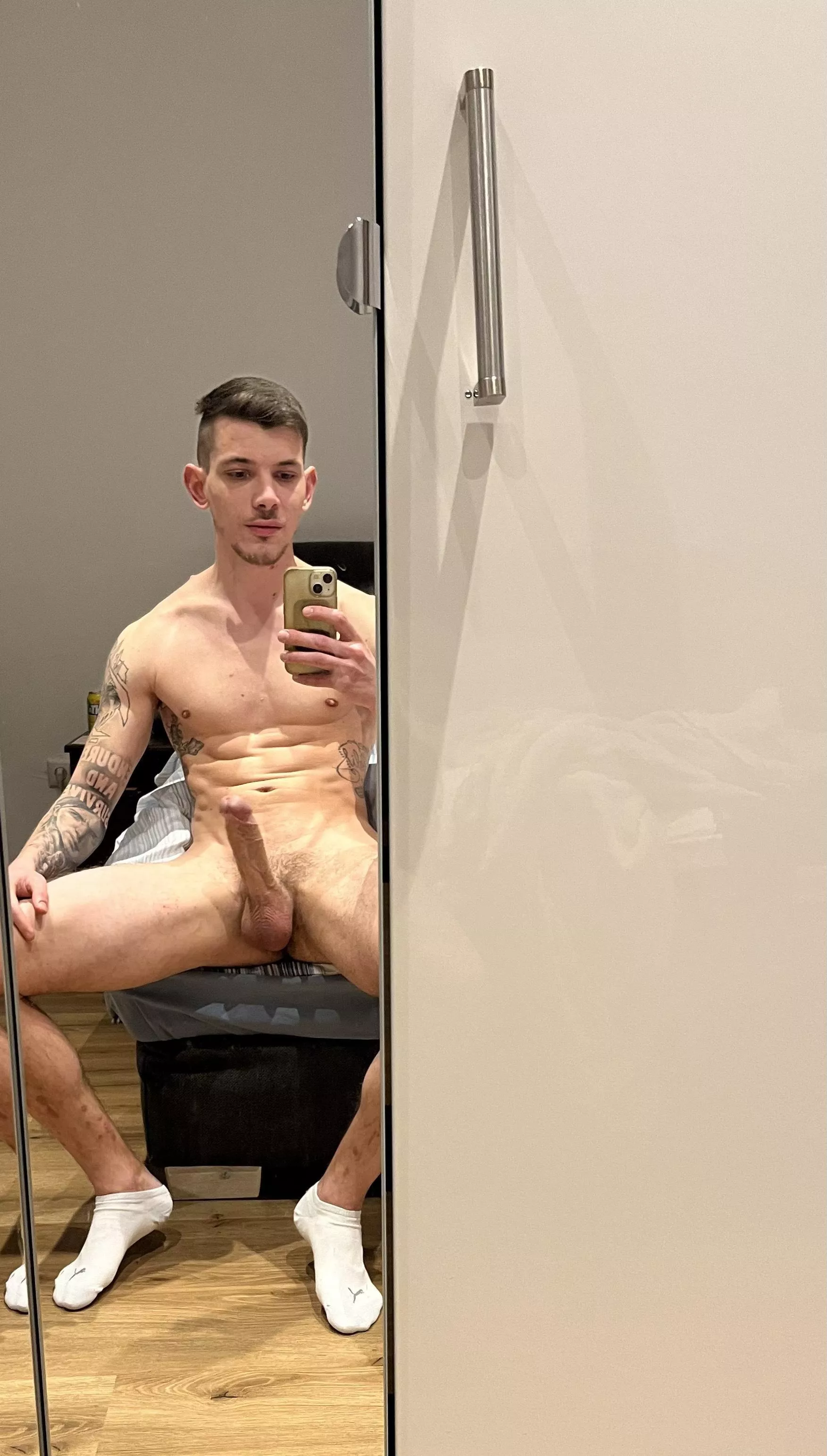 Who loves young hard Cocks ?  posted by germanboi12