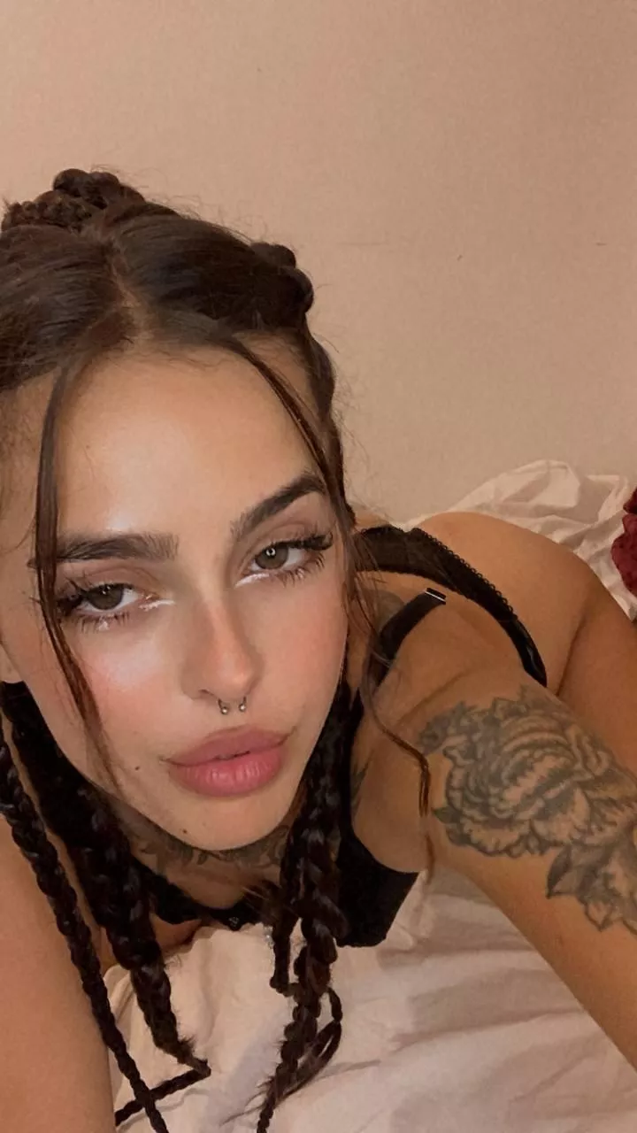 Would you eat me out knowing I have a wet pussy If I was laying on your bed? posted by ijw5621