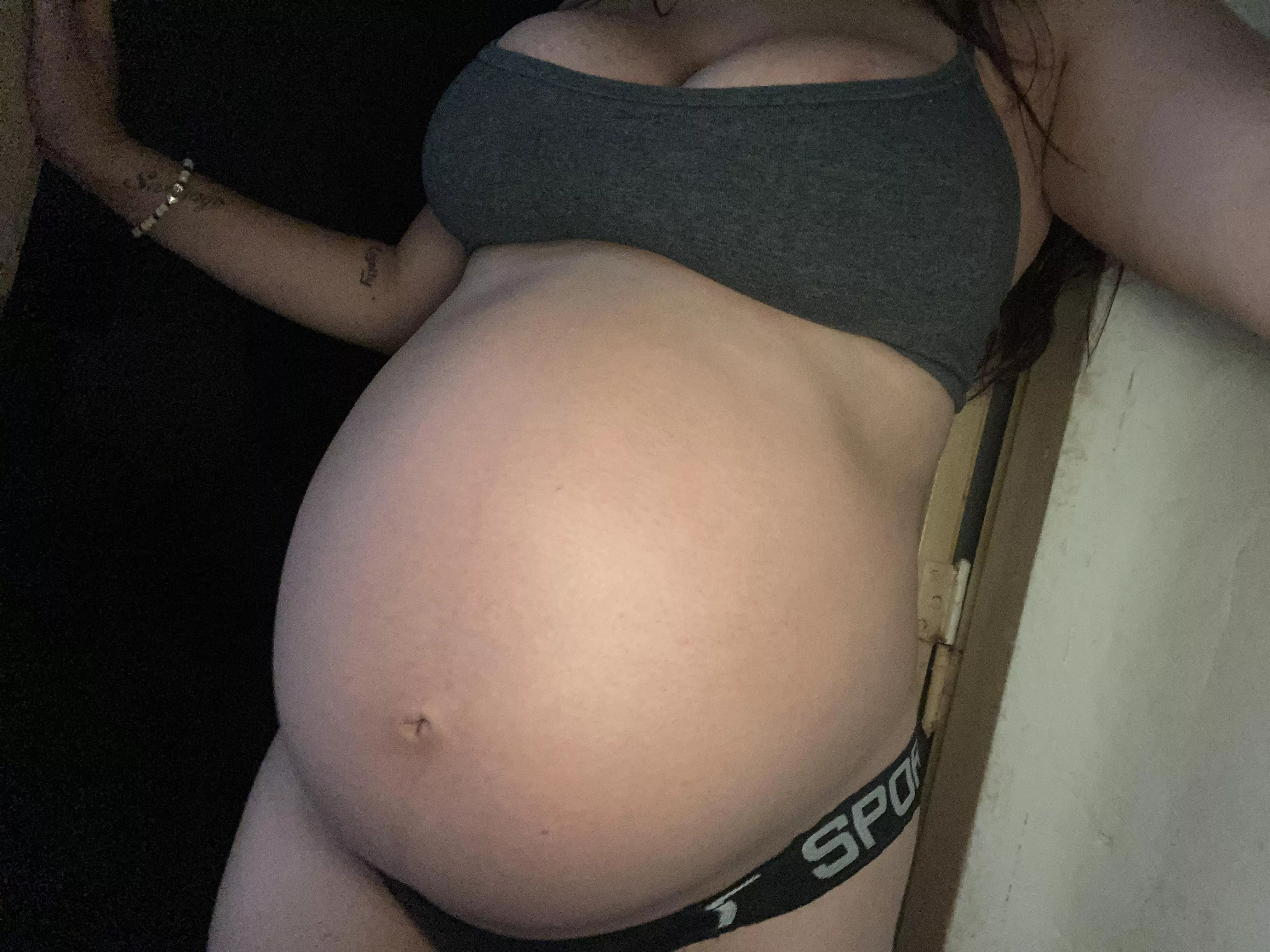 Would you like my pregnancy nudes? posted by Bbytussy