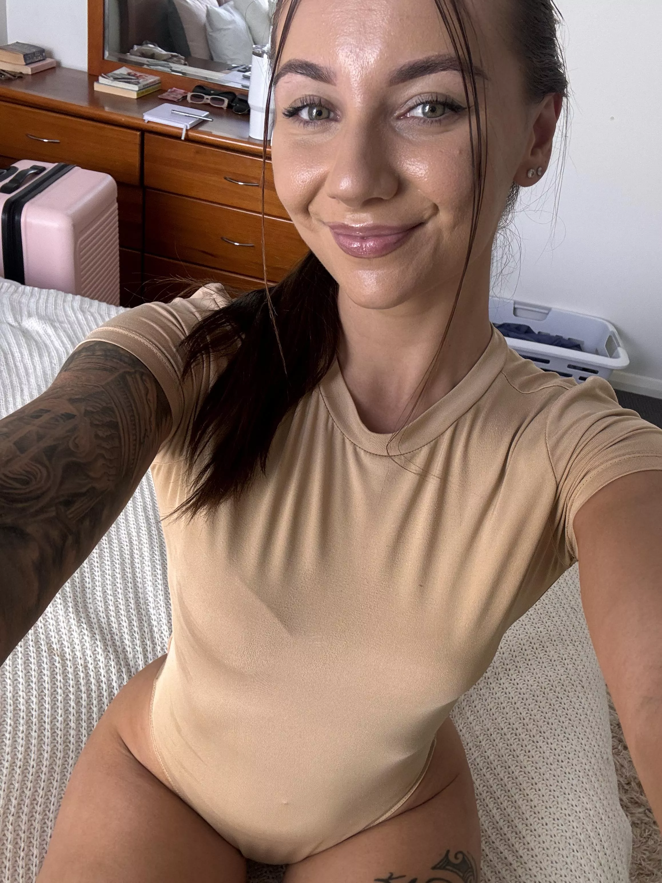 10 points if you nut on both sides of my hip cleavage  posted by lewis_hidden