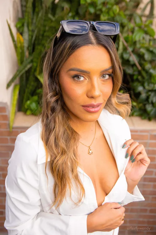 A peek while no one else is looking by fairlywendy