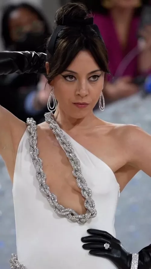 Aubrey Plaza by kindi1999