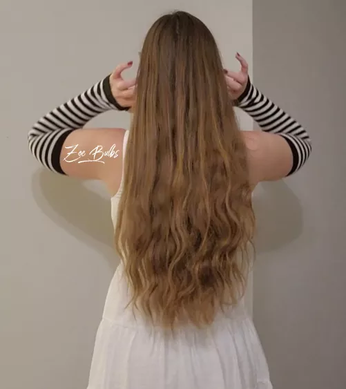 Do you know what I'm about to do with my hair? by Zoe_Bulbs