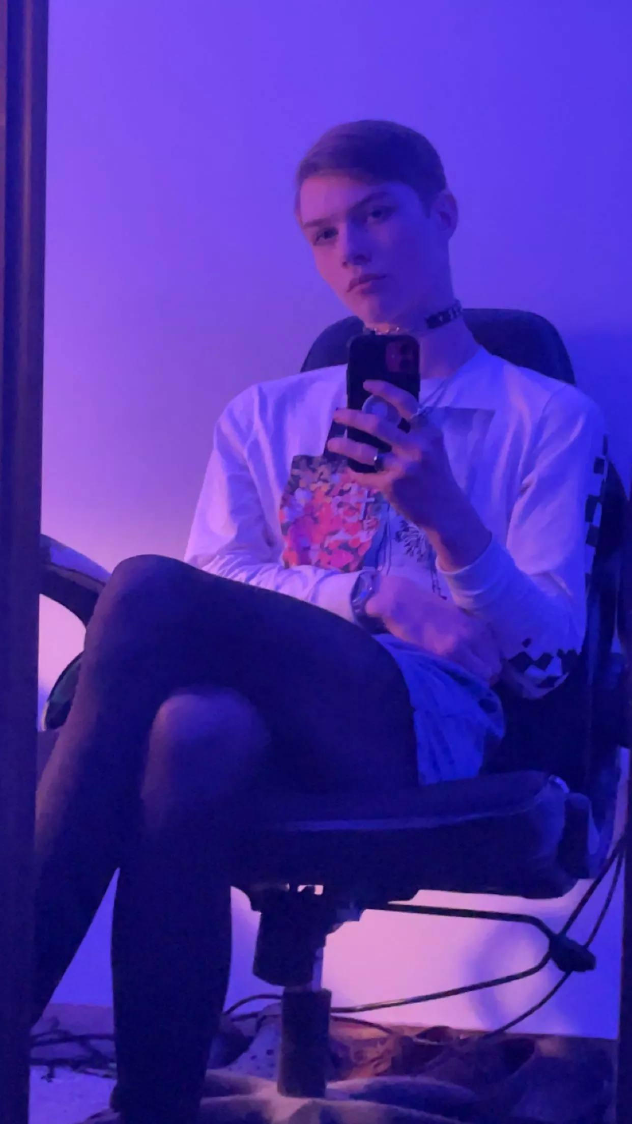 Don’t know what to say so im just going to put 🥴 posted by ChickenRenis