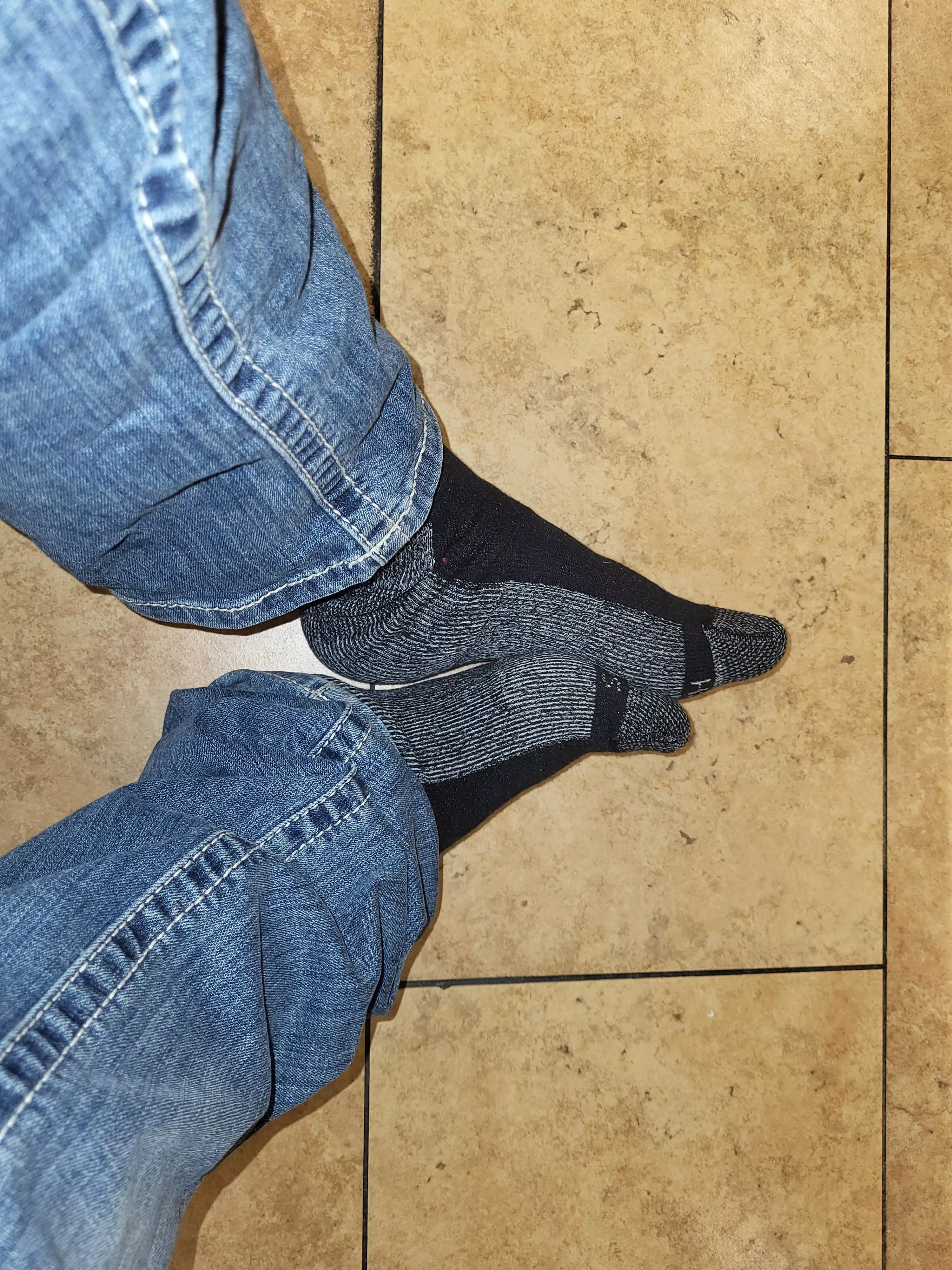 (F) would you sneak a peek? posted by xPennywiseQueenx