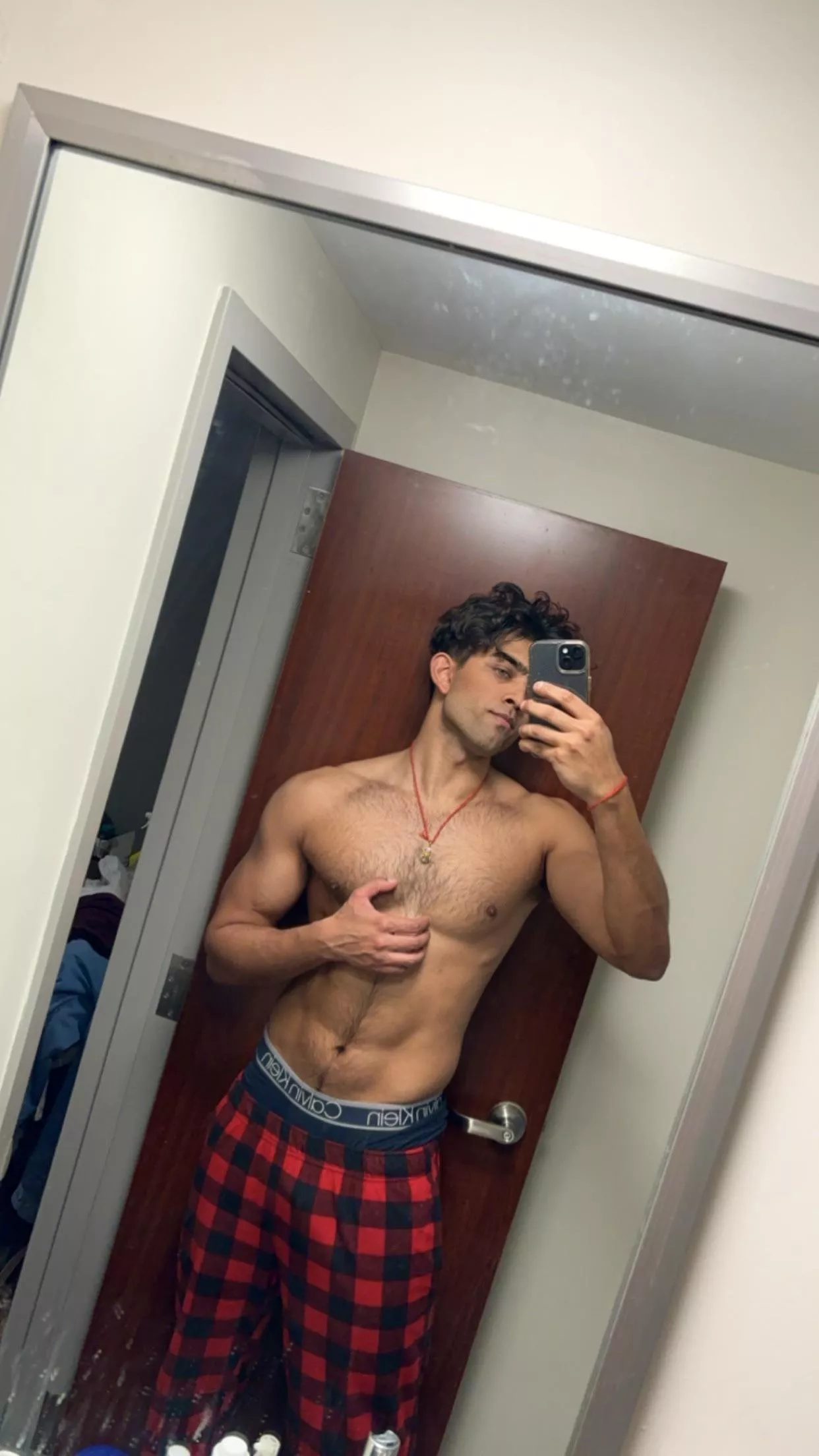 Good at home workout today 😏 posted by Impossible-Cookie589