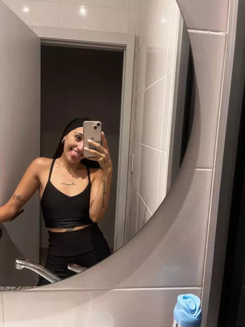 I want to get so loud in the bed room w u by scott3109