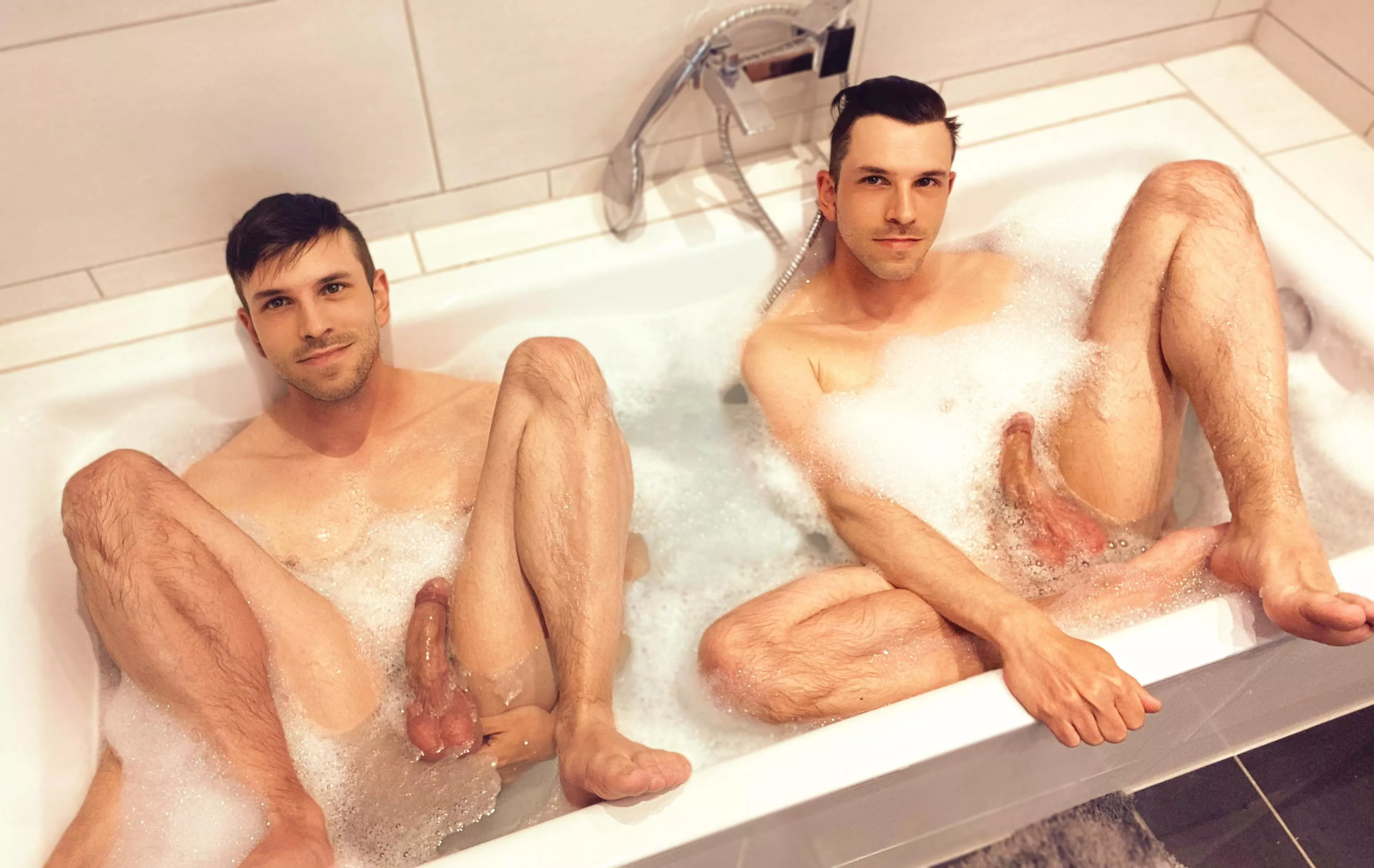 Jump in!  posted by LeeCoehrXXX