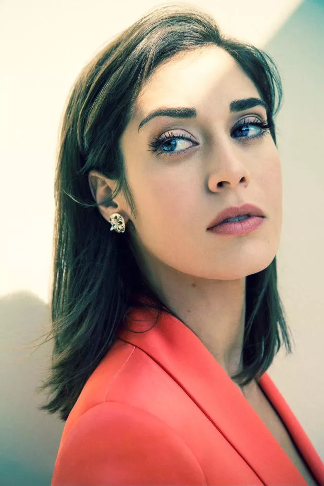 Lizzy Caplan  posted by Hallow33n78