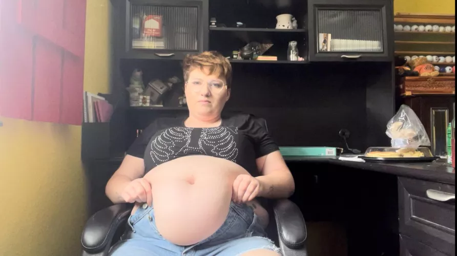 New belly play video available by Plumpmeup6224