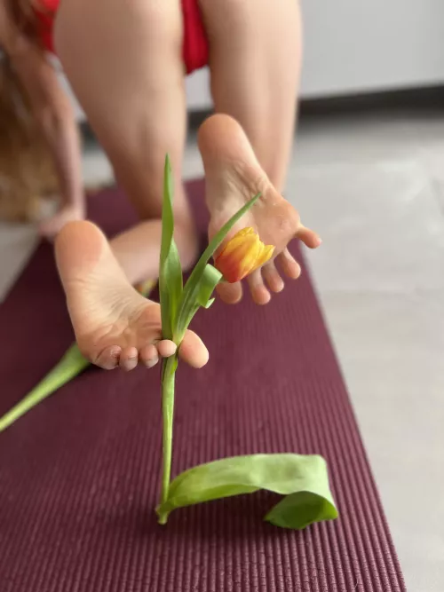 pick my flower with tounge  by _ivannabelle