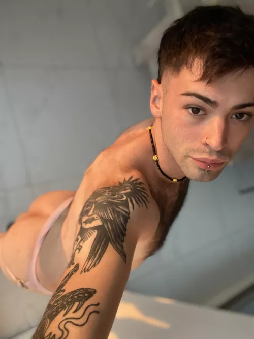 Pinky pinky ass by LoganHellok