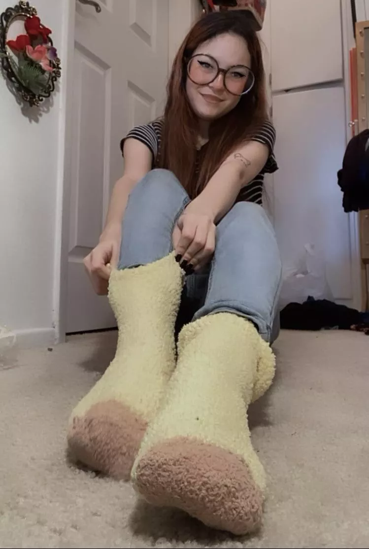 [selling] Do you like fuzzy socks?~Selling pantys/socks/bras/vials/digital posted by SlutSellingSocks