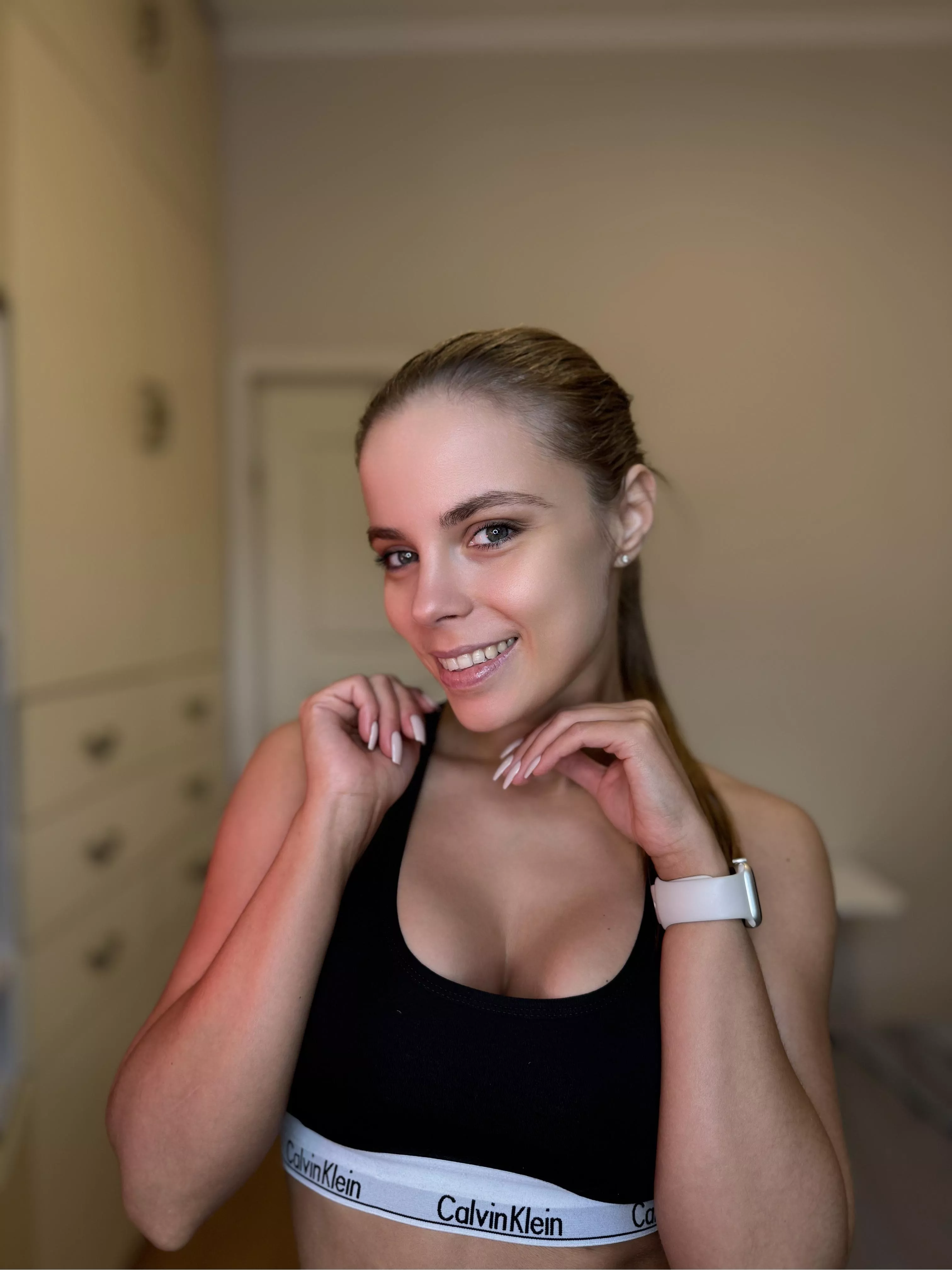 Today I'm in a wonderful mood, I'm thinking about going to a restaurant in the evening posted by adlenaline_