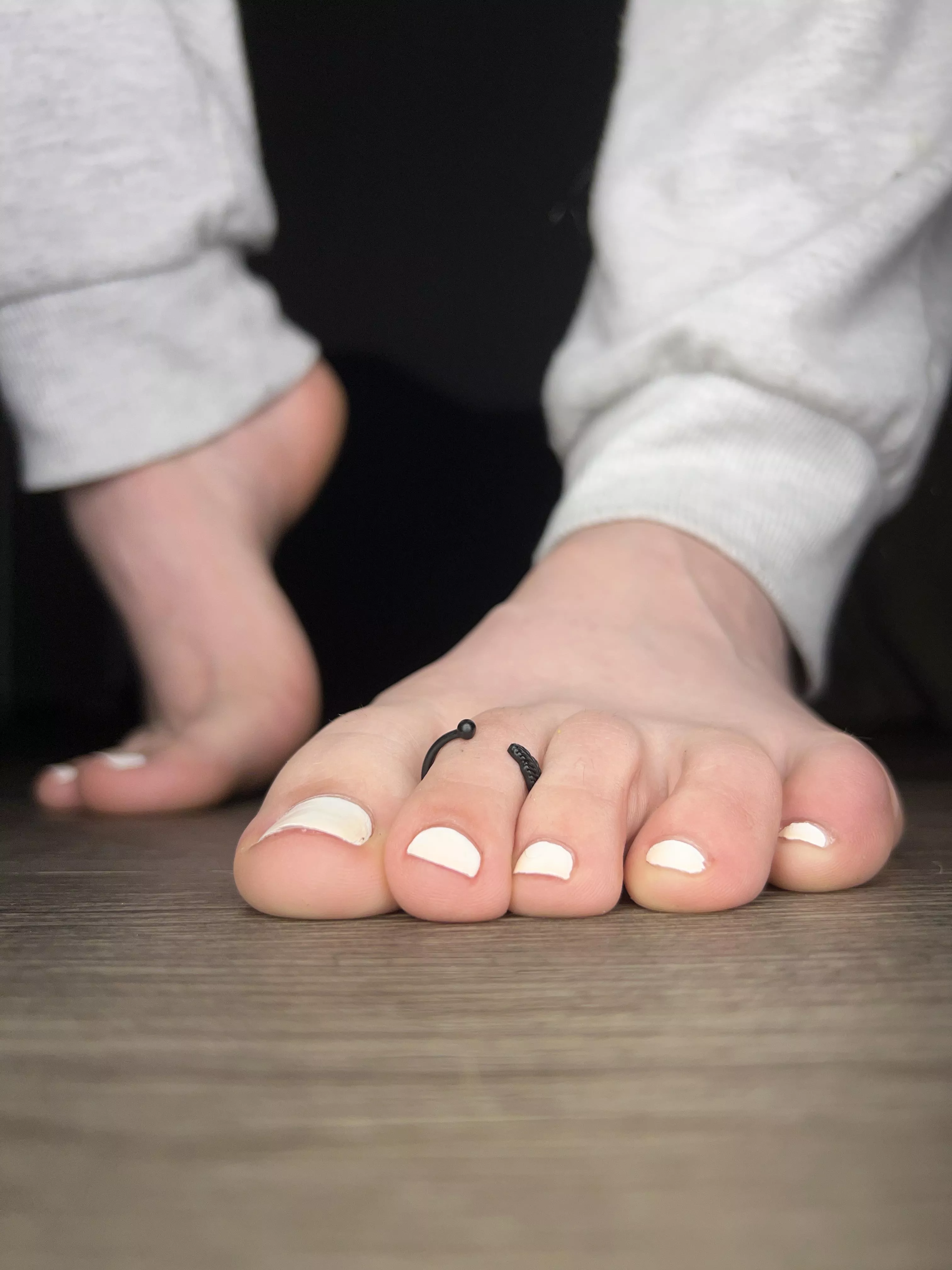 Toes & arch  posted by selenasnow00