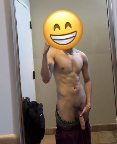who likes skinny fit hung dick? by xavier_5560