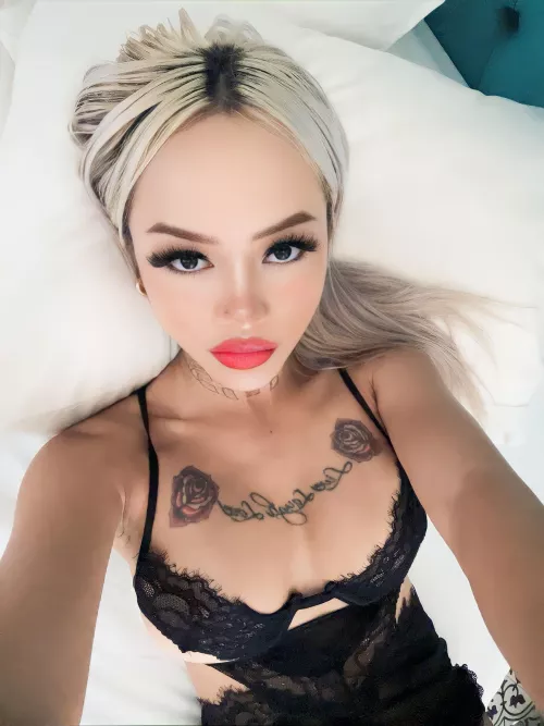 Who's up for a bedtime story? 😉 by xvinarose