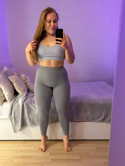 Wish y’all a nice weekend  by ACrazyKid